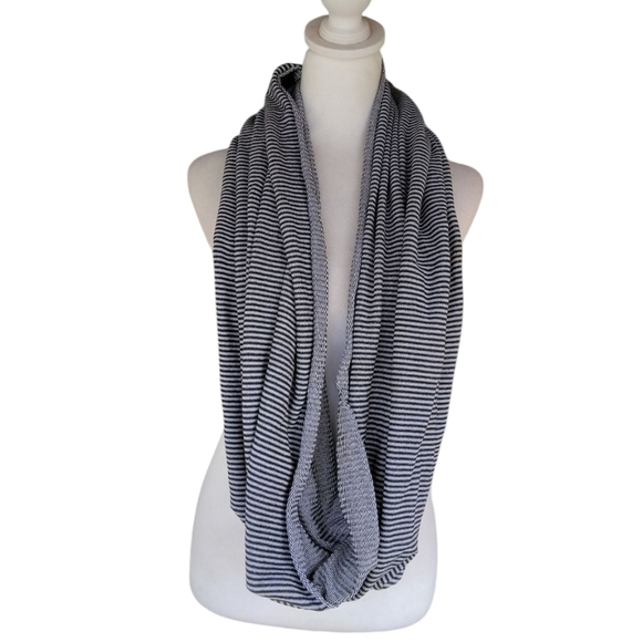 Lululemon Vinyasa Scarf Wrap One Size Mini Pique Check Black & White Stripe - Picture 5 of 9